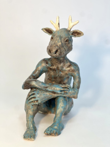 Ruta Jusionyte, «Blue elan», 2025, grès émaillé, 44 x 40 x 25 cm